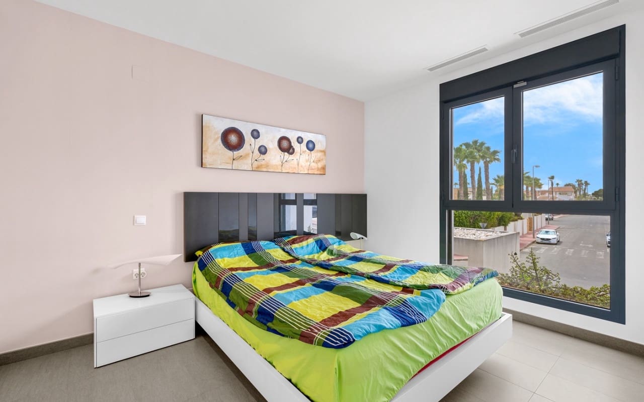 3 Zimmer Villa zu verkaufen in Ciudad Quesada mit Pool - 480.000 € (Ref: 9357628)