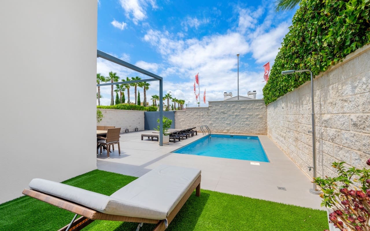 3 Zimmer Villa zu verkaufen in Ciudad Quesada mit Pool - 480.000 € (Ref: 9357628)