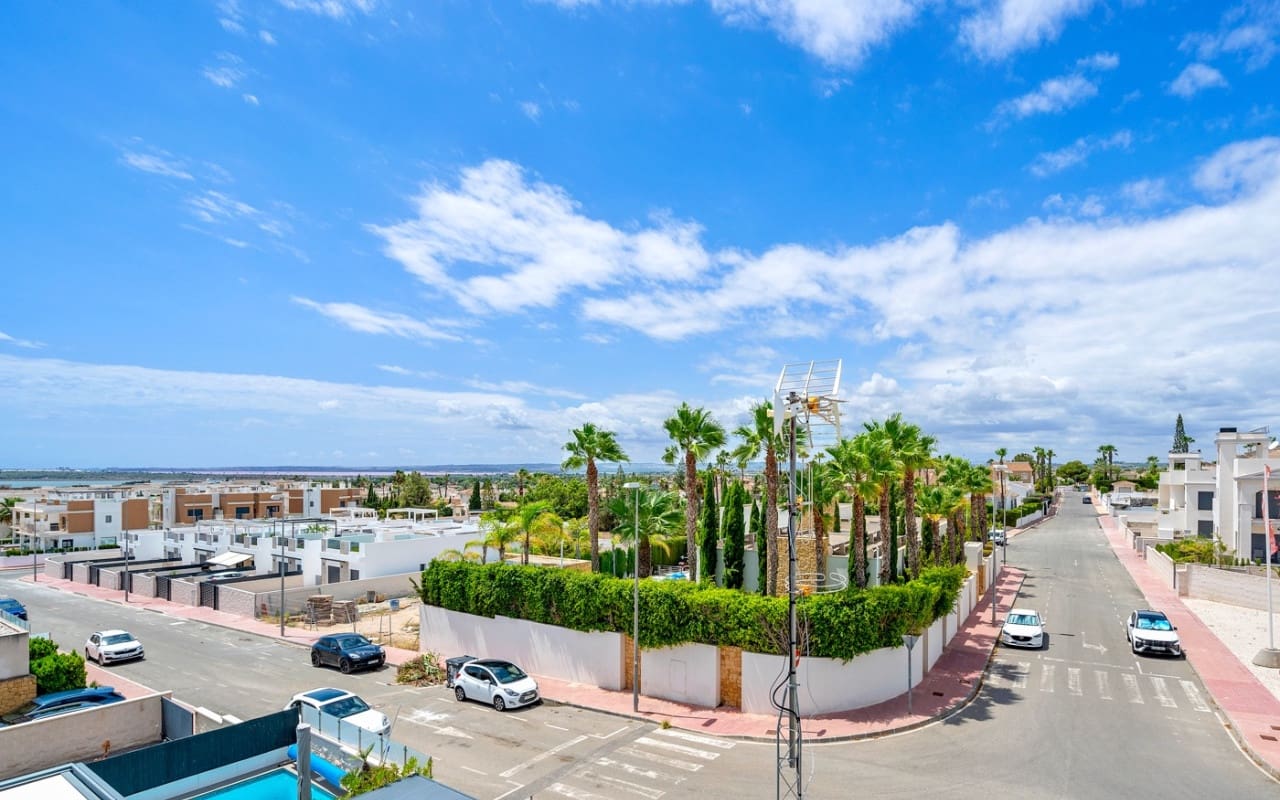 3 Zimmer Villa zu verkaufen in Ciudad Quesada mit Pool - 480.000 € (Ref: 9357628)