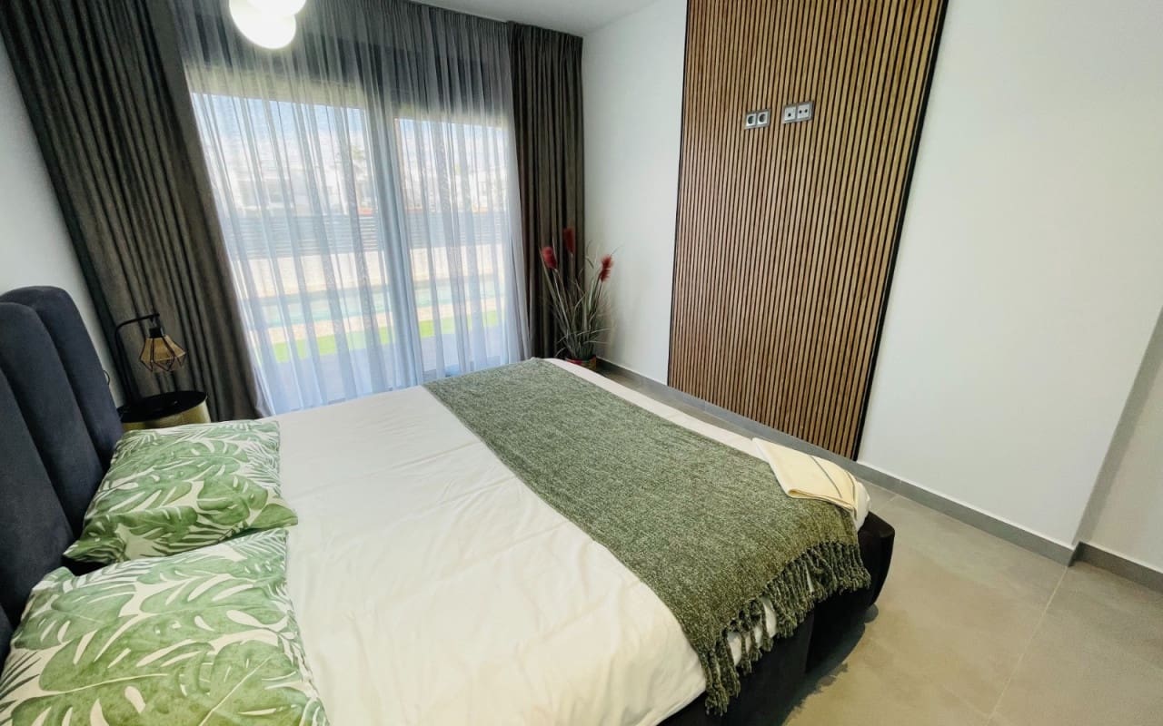 Chalet de 5 habitaciones en Torrevieja en venta - 980.000 € (Ref: 9357733)