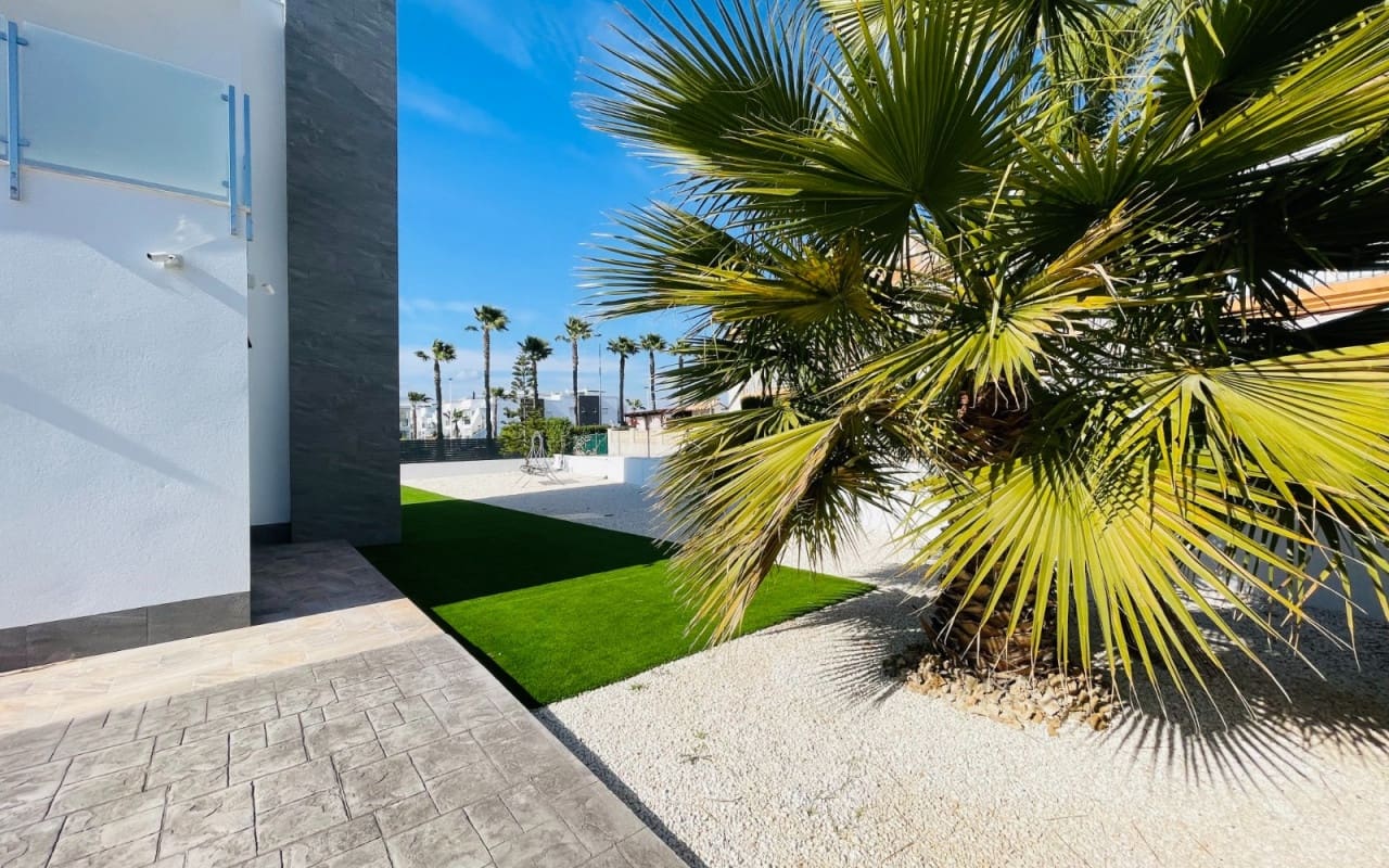 Chalet de 5 habitaciones en Torrevieja en venta - 980.000 € (Ref: 9357733)