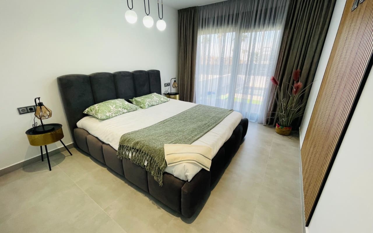 Chalet de 5 habitaciones en Torrevieja en venta - 980.000 € (Ref: 9357733)