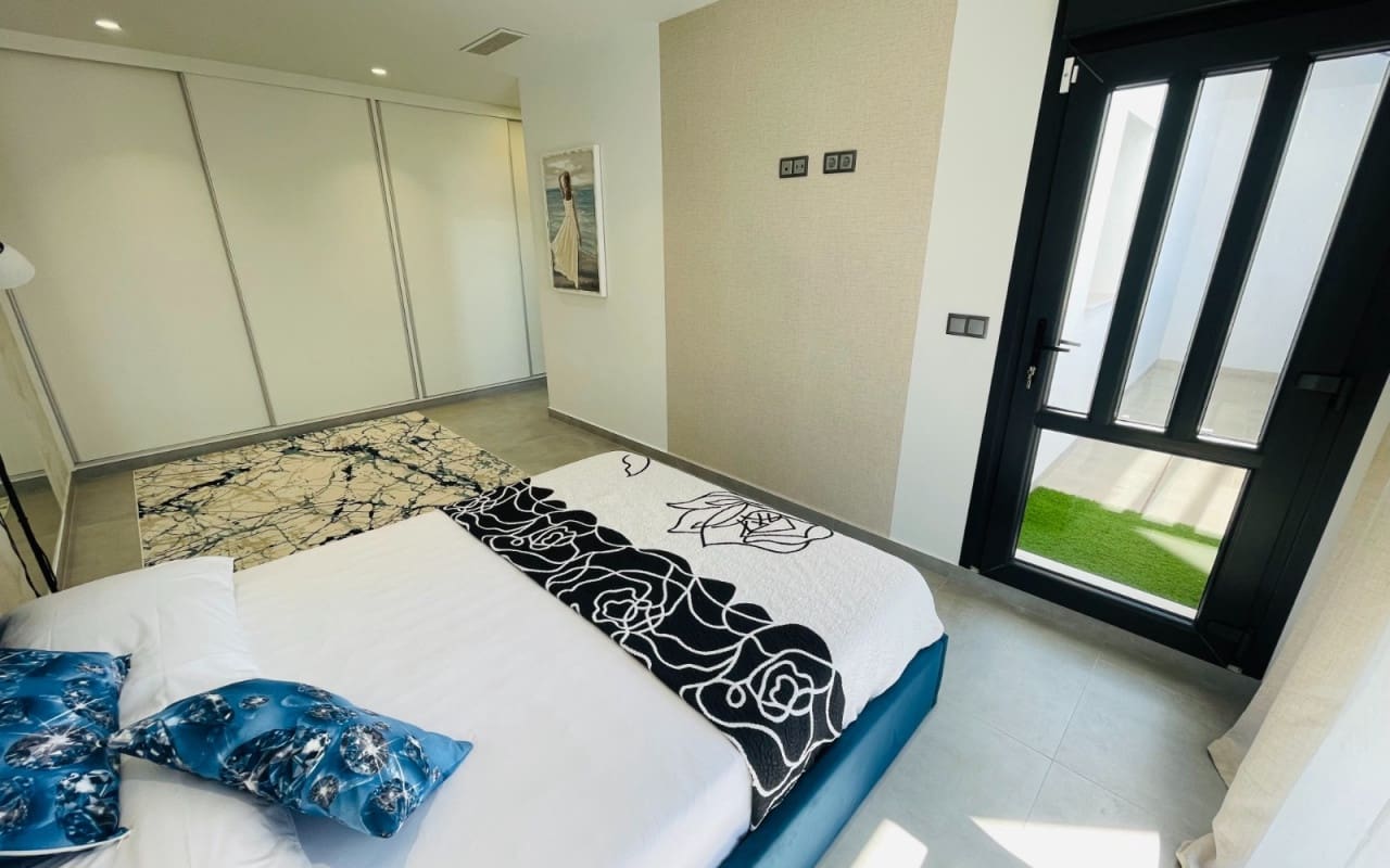 Chalet de 5 habitaciones en Torrevieja en venta - 980.000 € (Ref: 9357733)