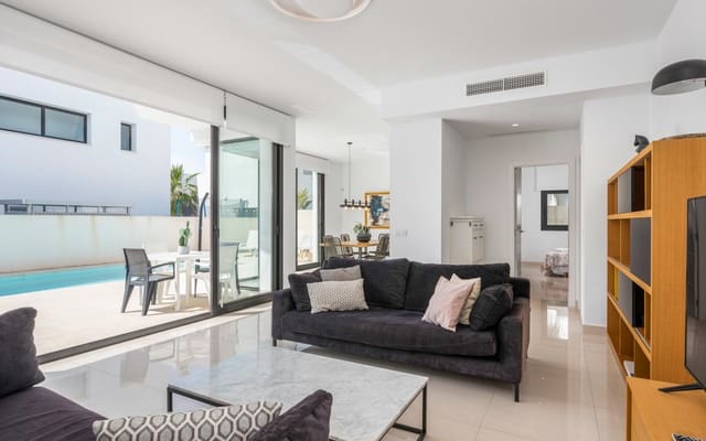 Chalet de 4 habitaciones en Ciudad Quesada, Rojales en venta con piscina - 640.000 € (Ref: 9357737)