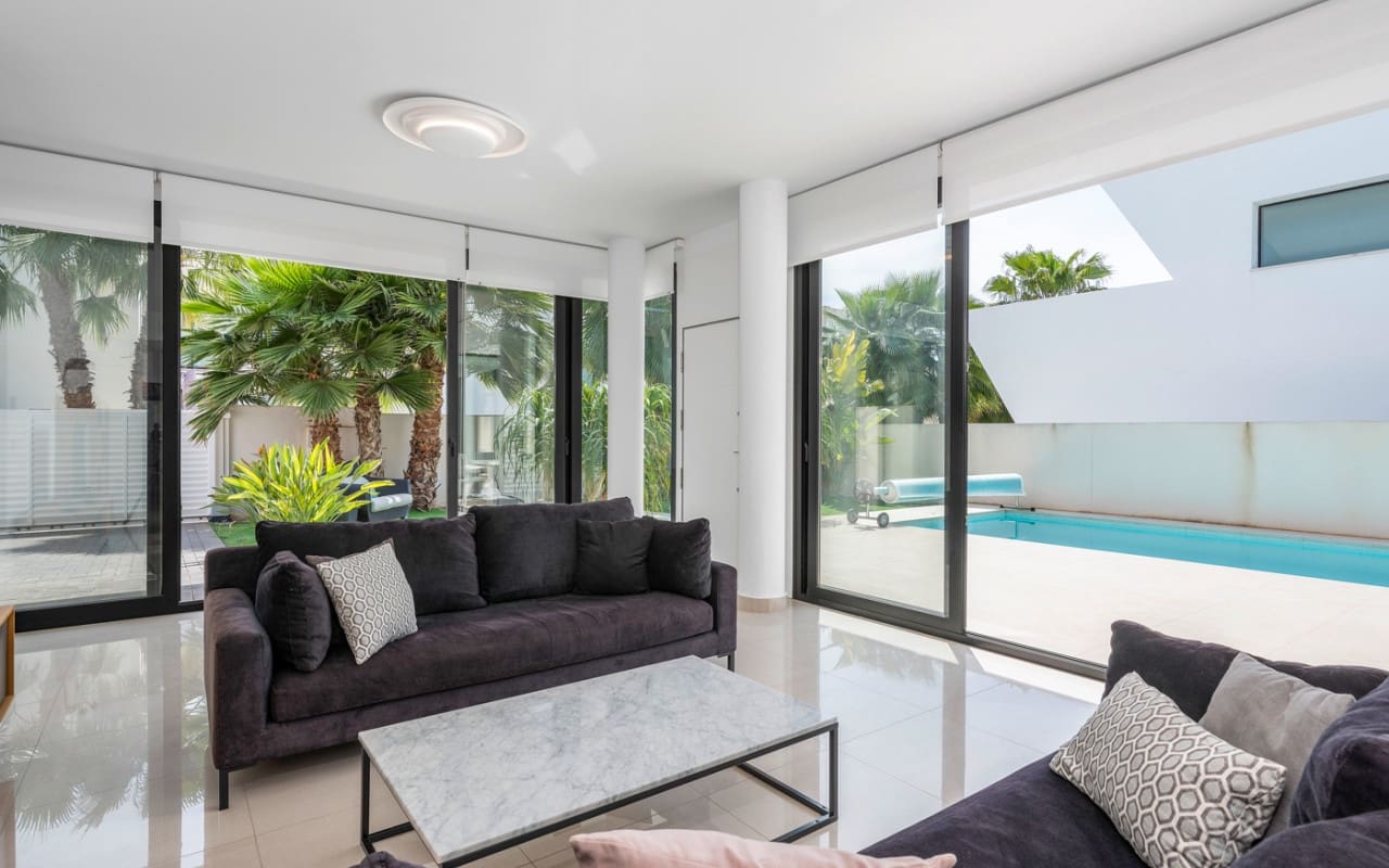 Chalet de 4 habitaciones en Ciudad Quesada en venta con piscina - 640.000 € (Ref: 9357737)