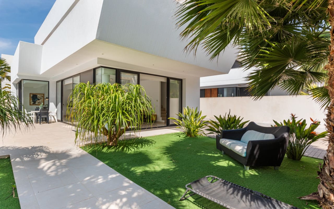 Chalet de 4 habitaciones en Ciudad Quesada en venta con piscina - 640.000 € (Ref: 9357737)