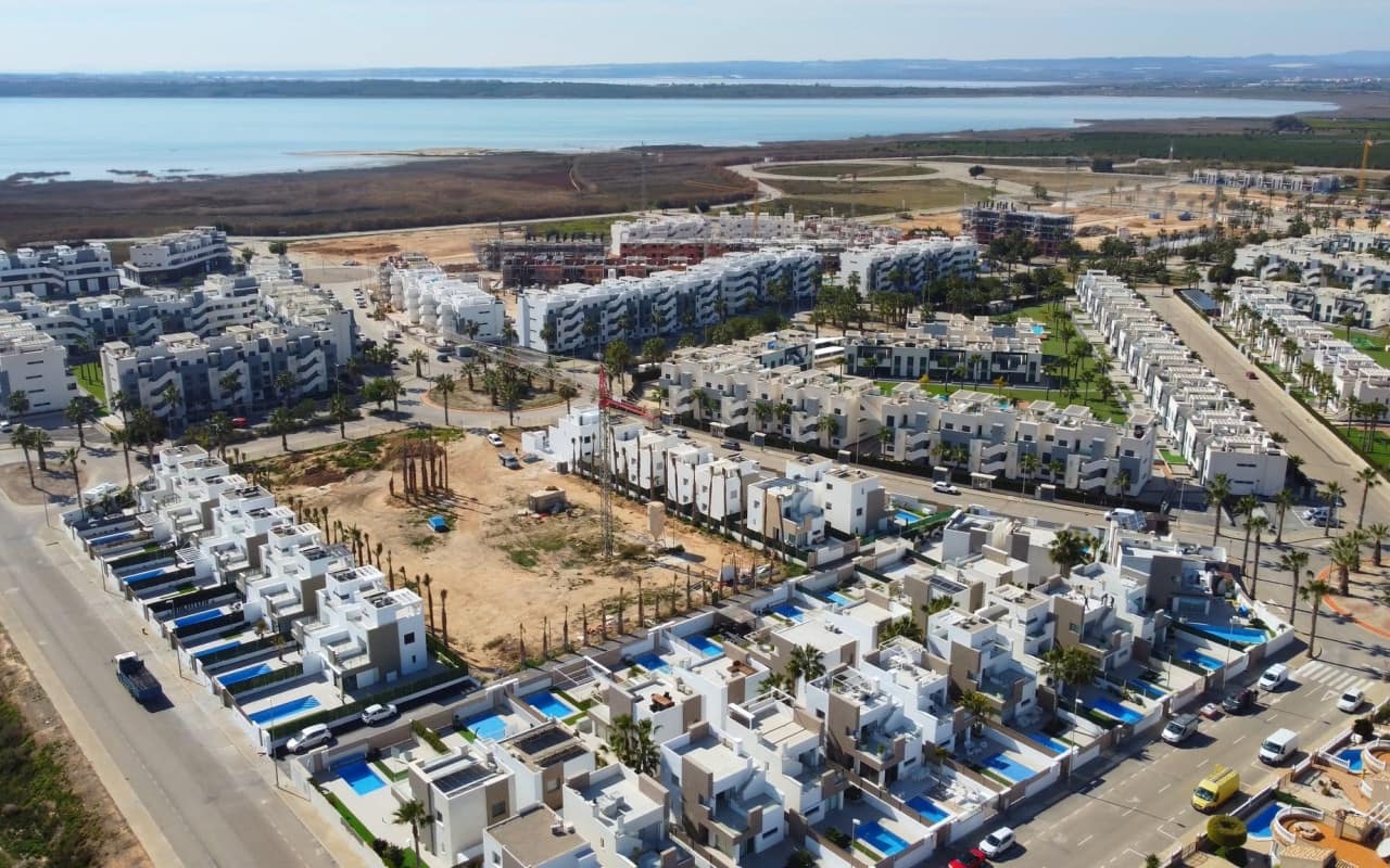 2 quarto Apartamento para venda em Guardamar del Segura com piscina - 269 000 € (Ref: 9357743)