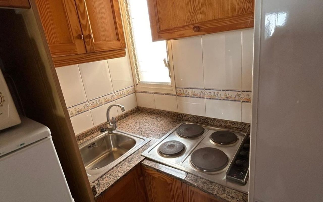 1 soverom Studio til salgs i Torrevieja med svømmebasseng - € 95 000 (Ref: 9369370)
