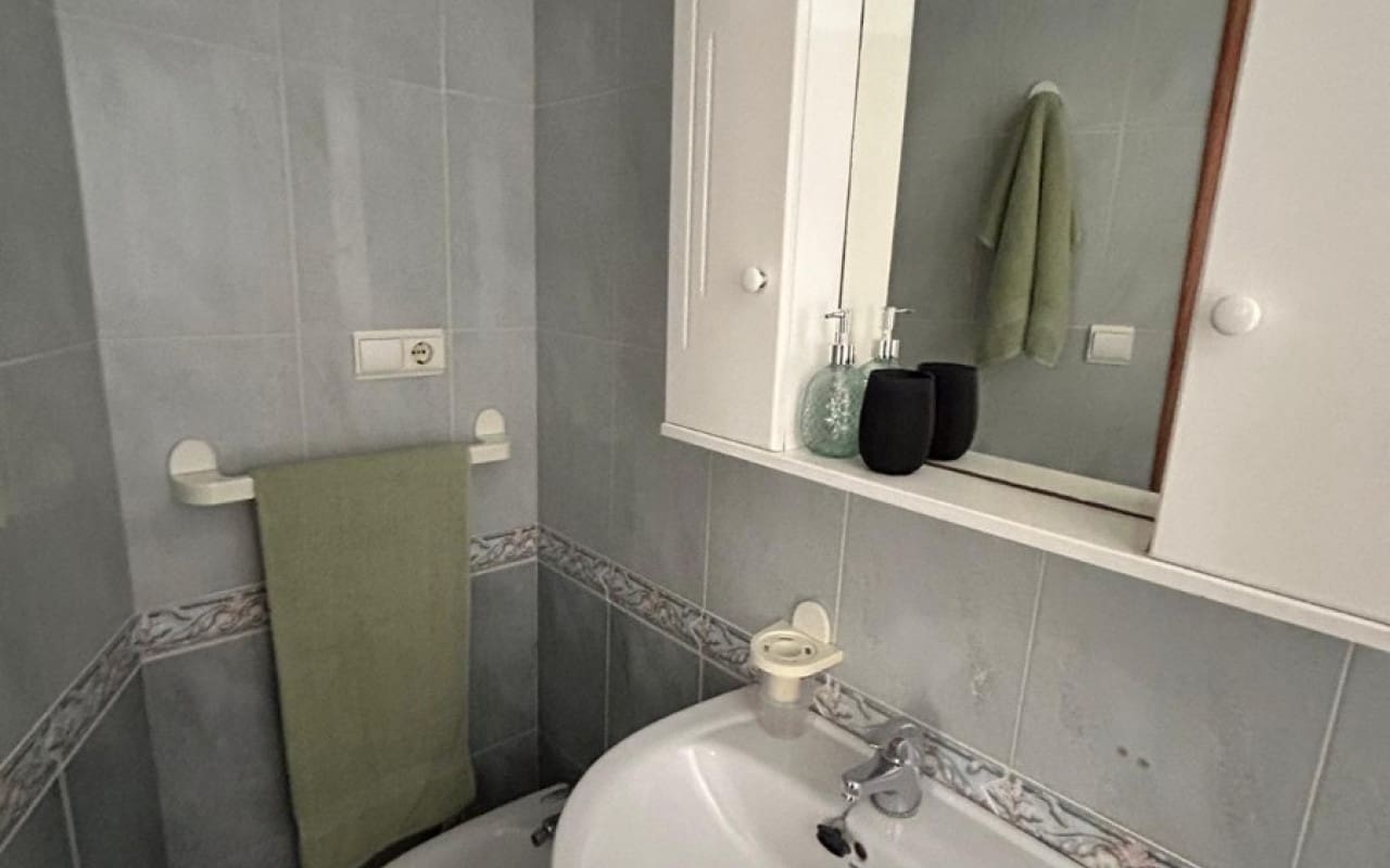 1 soverom Studio til salgs i Torrevieja med svømmebasseng - € 95 000 (Ref: 9369370)