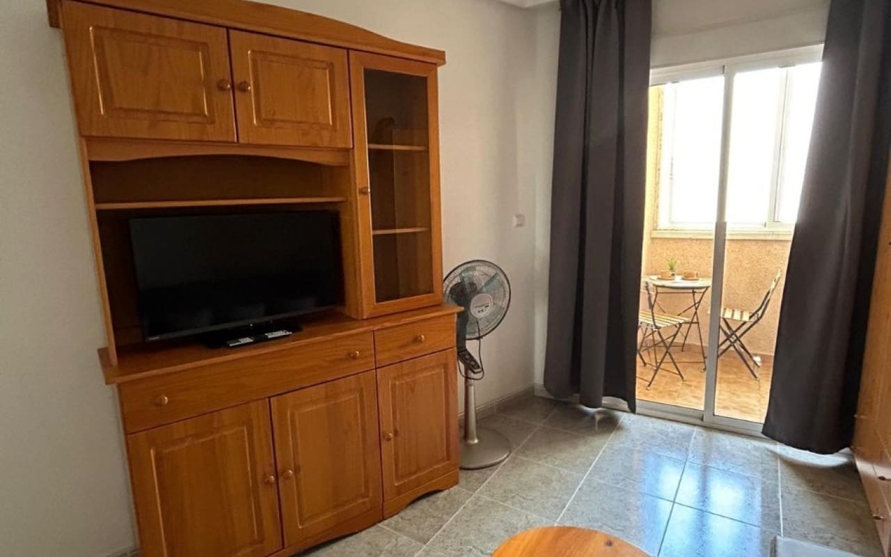 1 soverom Studio til salgs i Torrevieja med svømmebasseng - € 95 000 (Ref: 9369370)