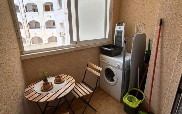 1 bedroom Studio for sale in Playa de los Locos, Torrevieja with pool - € 95,000 (Ref: 9369370)