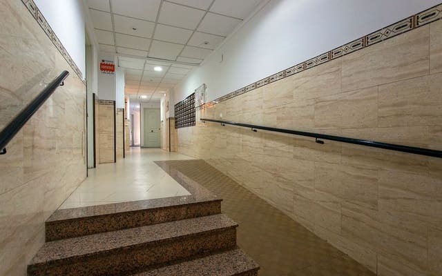 1 makuuhuone Yksiö myytävänä paikassa Playa de los Locos, Torrevieja mukana uima-altaan - 88 000 € (Ref: 9369370)