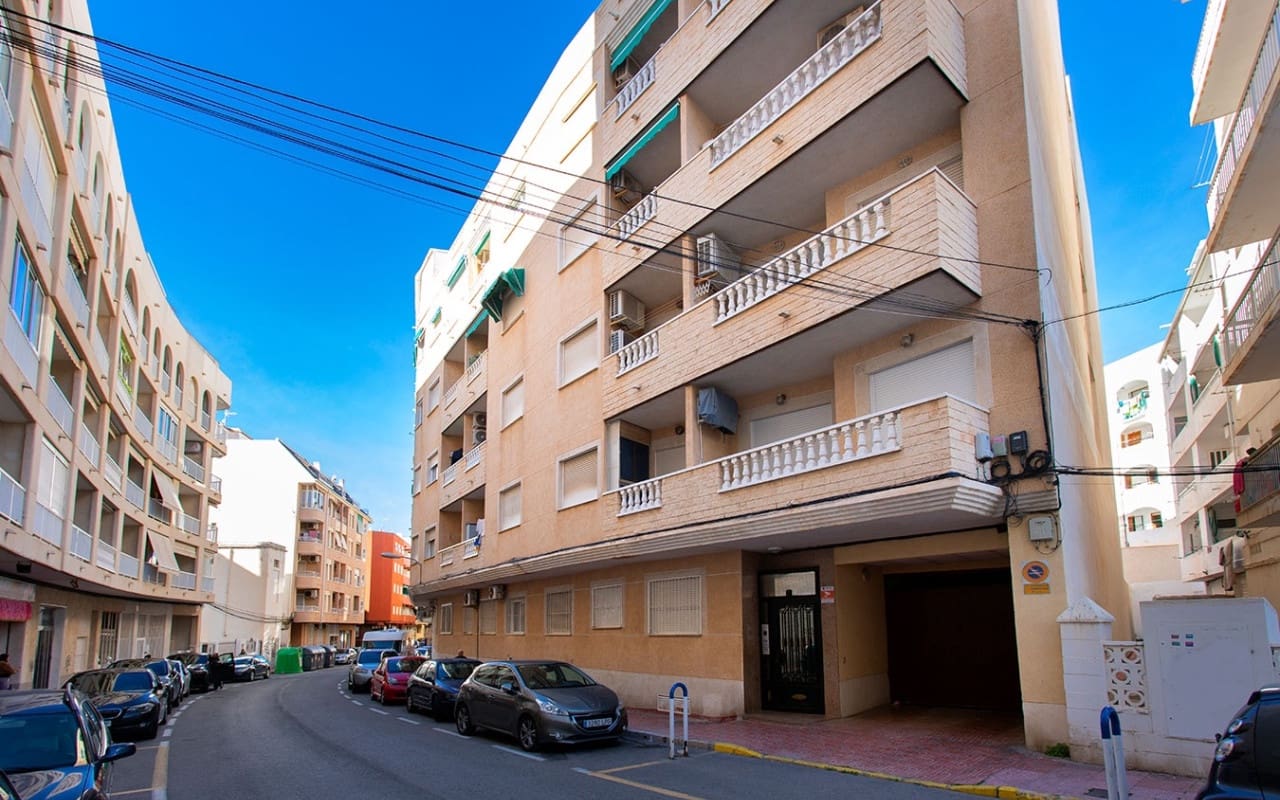 1 quarto Estúdio para venda em Torrevieja com piscina - 88 000 € (Ref: 9369370)