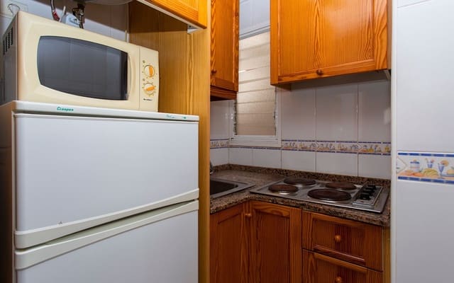 1 makuuhuone Yksiö myytävänä paikassa Playa de los Locos, Torrevieja mukana uima-altaan - 88 000 € (Ref: 9369370)