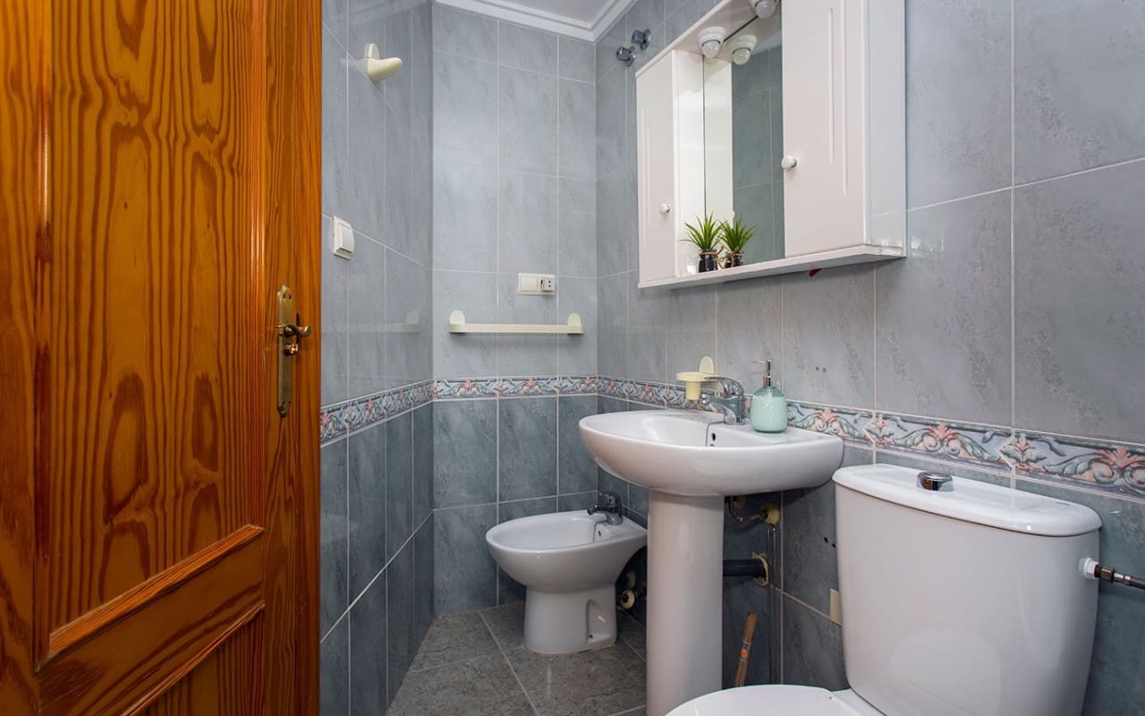 1 quarto Estúdio para venda em Torrevieja com piscina - 88 000 € (Ref: 9369370)