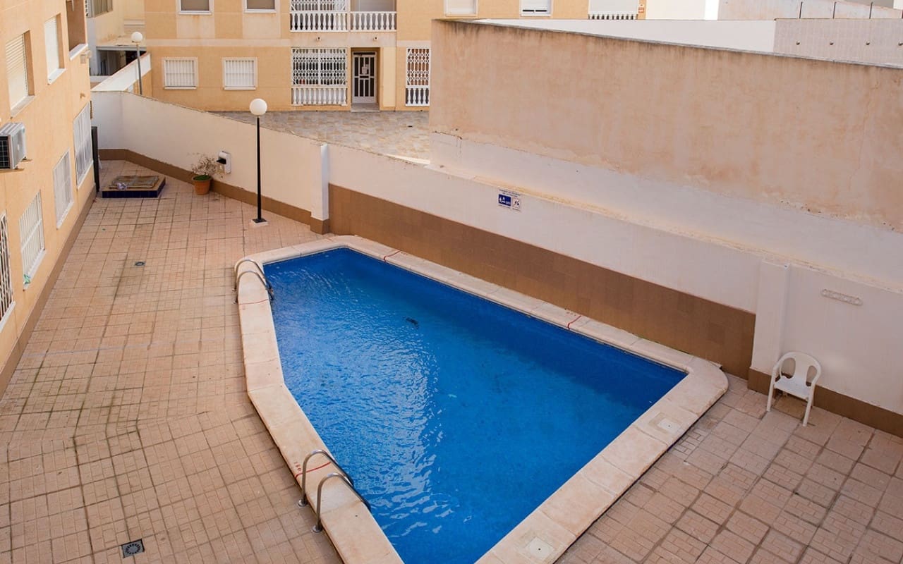 1 quarto Estúdio para venda em Torrevieja com piscina - 88 000 € (Ref: 9369370)