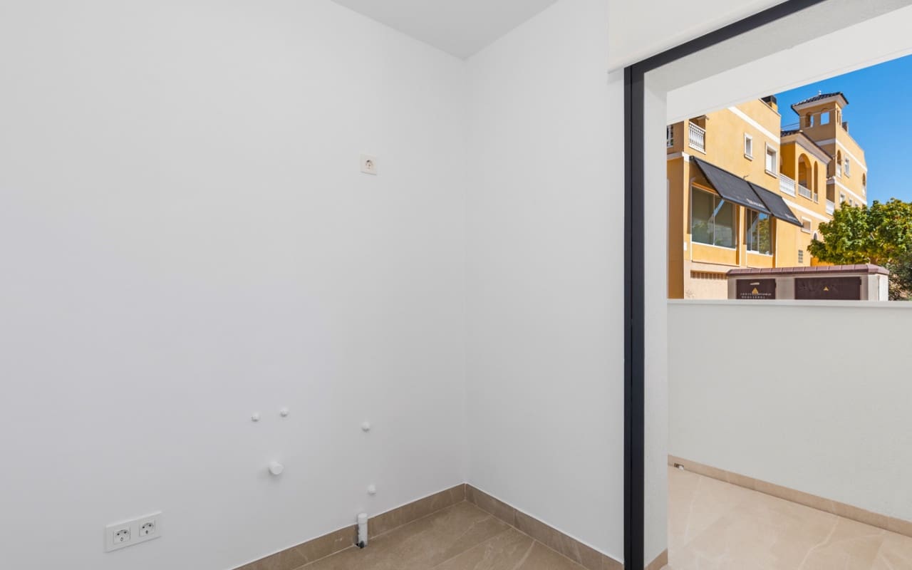 3 slaapkamer Appartement te koop in Benijofar met zwembad - € 339.000 (Ref: 9373877)