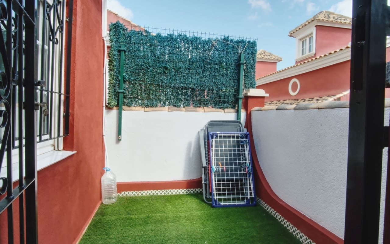3 quarto Moradia para venda em Orihuela Costa com piscina - 239 000 € (Ref: 9383772)