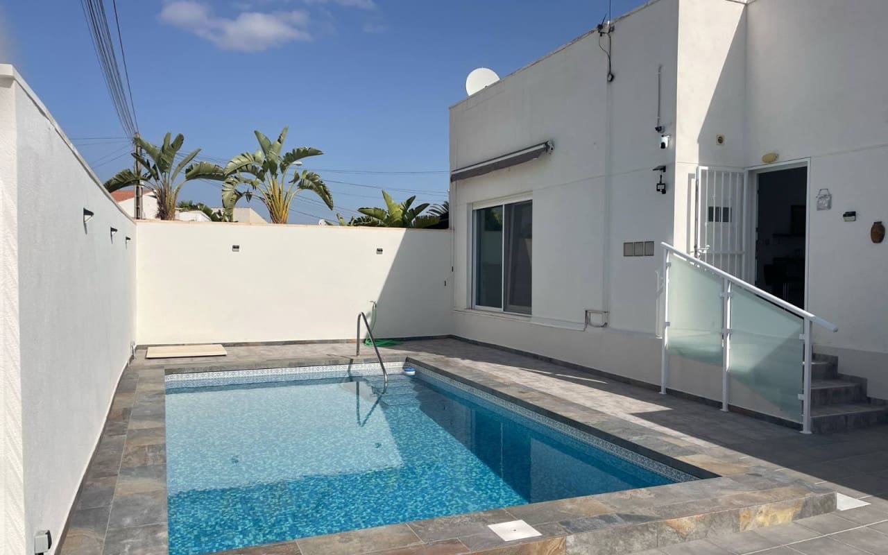 3 chambre Villa/Maison à vendre à San Luis avec piscine - 370 000 € (Ref: 9383774)