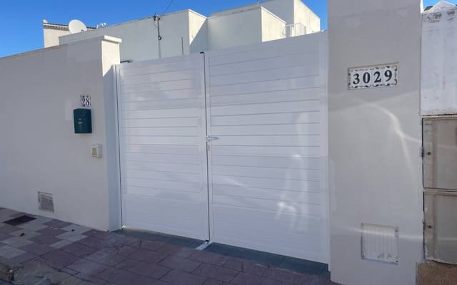 3 soverom Villa til salgs i San Luis, Torrevieja med svømmebasseng - € 370 000 (Ref: 9383774)