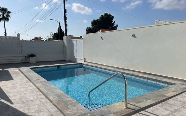 3 soverom Villa til salgs i San Luis, Torrevieja med svømmebasseng - € 370 000 (Ref: 9383774)