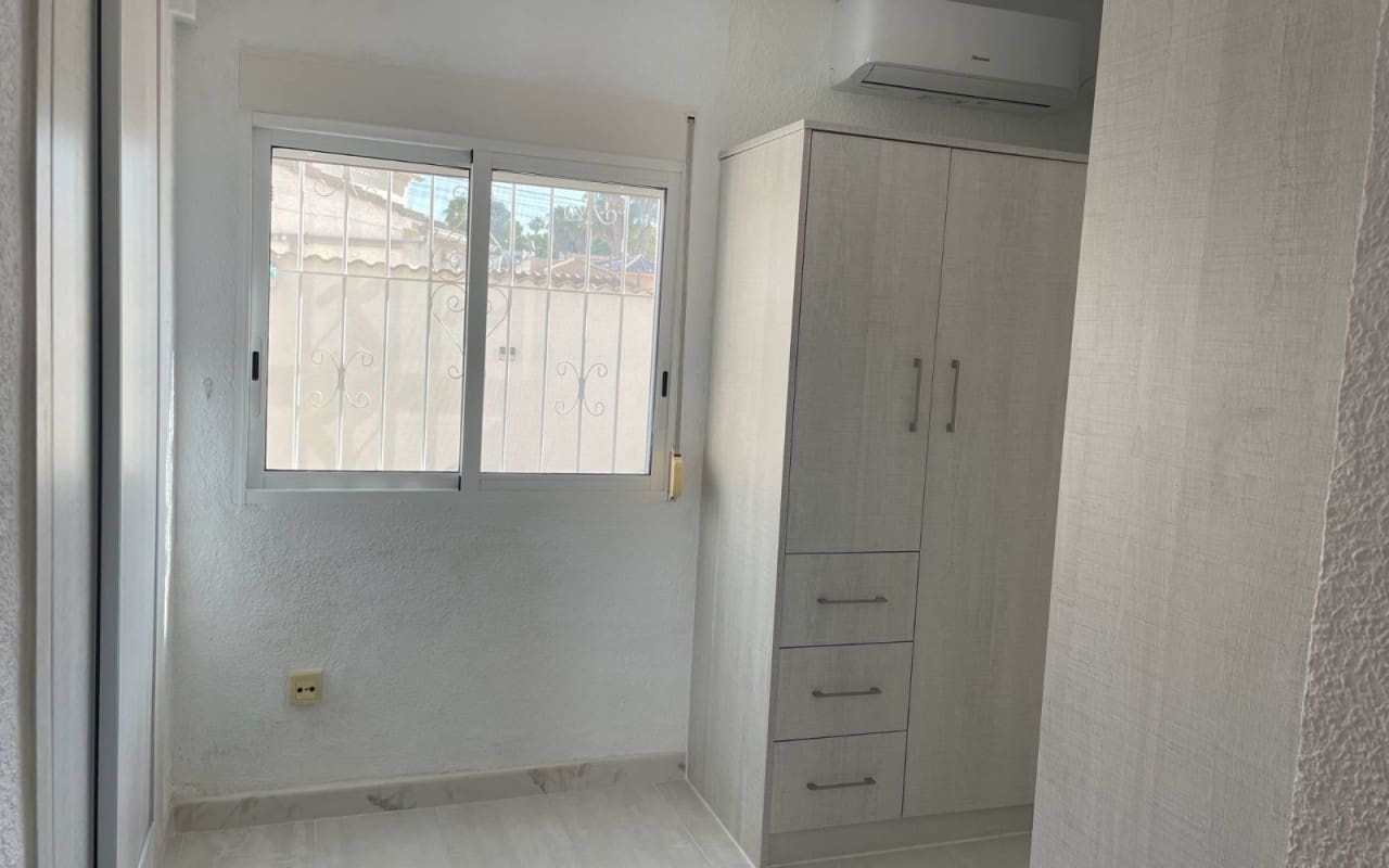 3 chambre Villa/Maison à vendre à San Luis avec piscine - 370 000 € (Ref: 9383774)