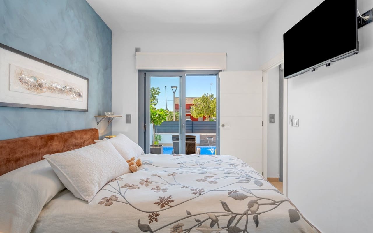 3 bedroom Townhouse for sale in Formentera del Segura with pool - € 339,000 (Ref: 9383778)