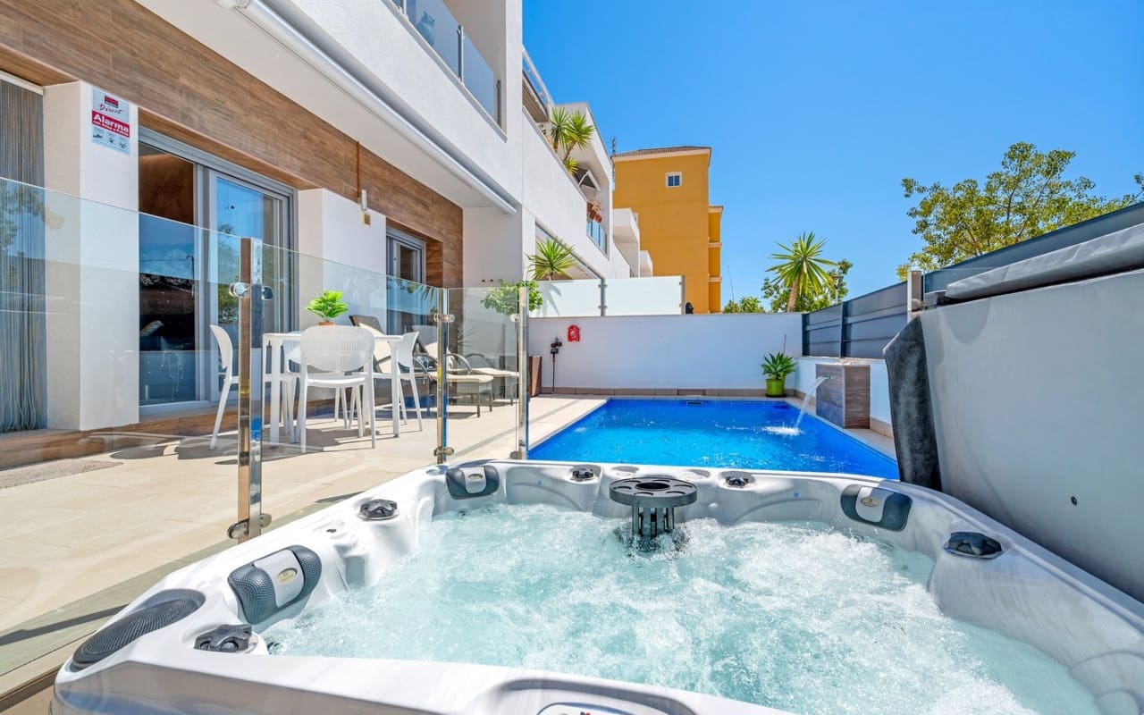 3 bedroom Townhouse for sale in Formentera del Segura with pool - € 339,000 (Ref: 9383778)