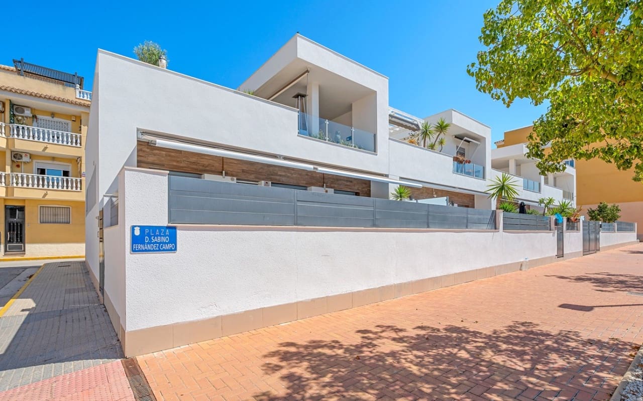 3 bedroom Townhouse for sale in Formentera del Segura with pool - € 339,000 (Ref: 9383778)