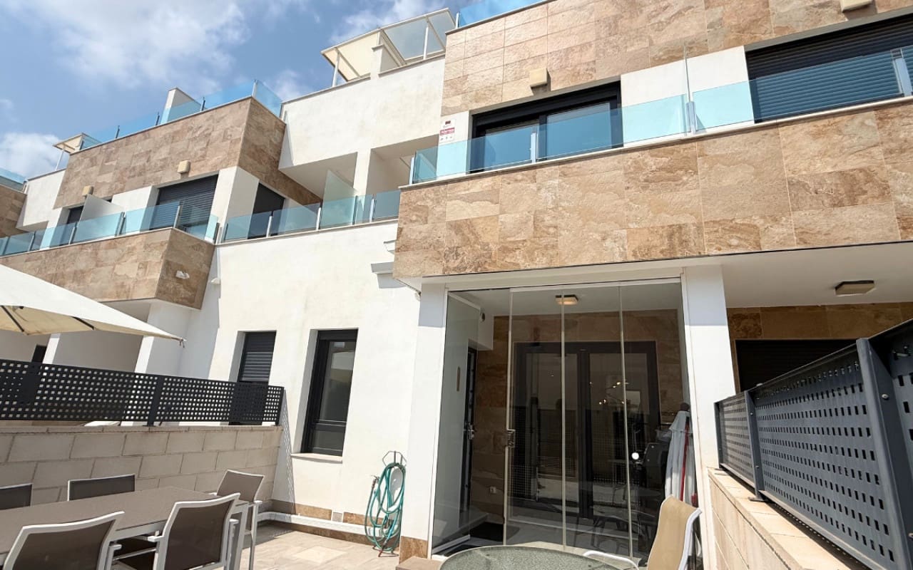 3 soverom Hus til salgs i Playa Flamenca med svømmebasseng - € 330 000 (Ref: 9383779)