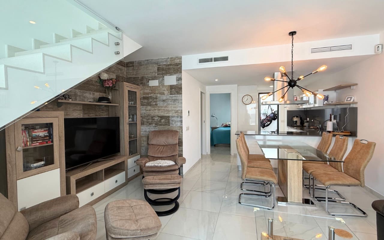 3 soverom Hus til salgs i Playa Flamenca med svømmebasseng - € 330 000 (Ref: 9383779)