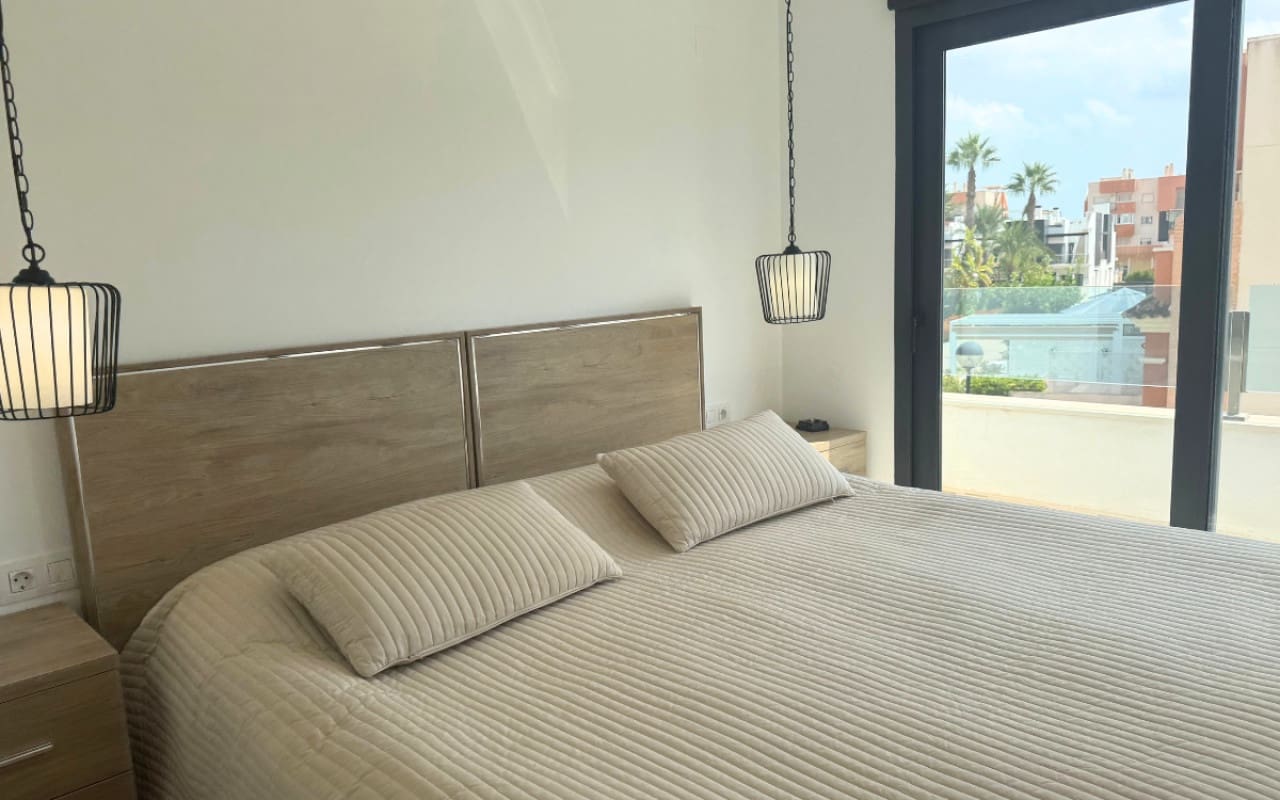 3 soverom Hus til salgs i Playa Flamenca med svømmebasseng - € 330 000 (Ref: 9383779)