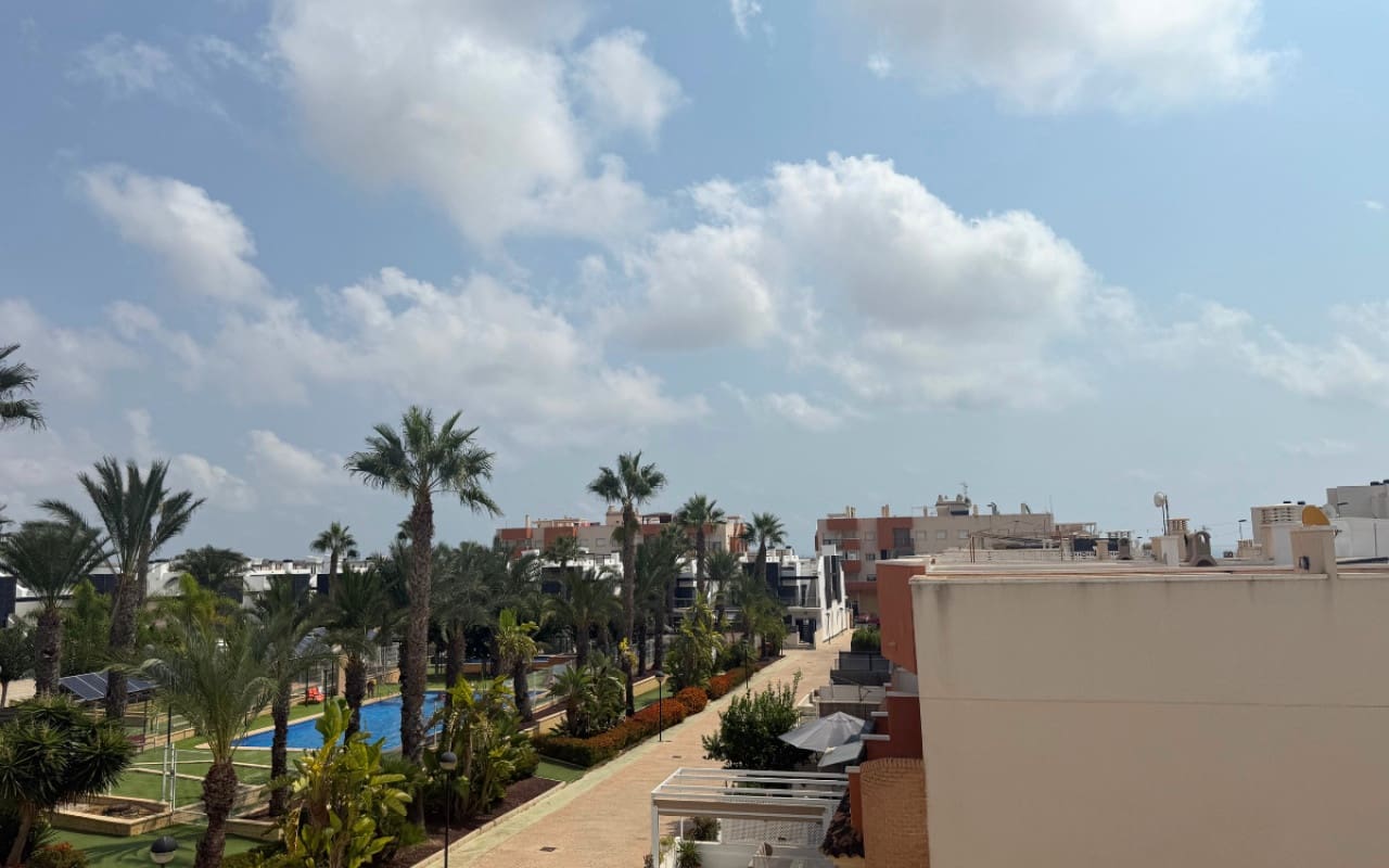 3 soverom Hus til salgs i Playa Flamenca med svømmebasseng - € 330 000 (Ref: 9383779)