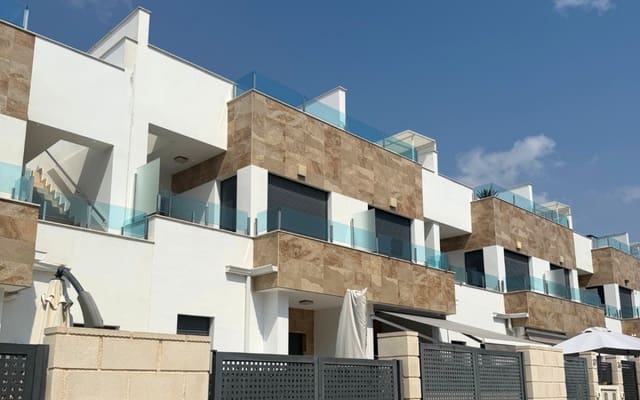 3 bedroom Townhouse for sale in Playa Flamenca, Orihuela with pool - € 330,000 (Ref: 9383779)