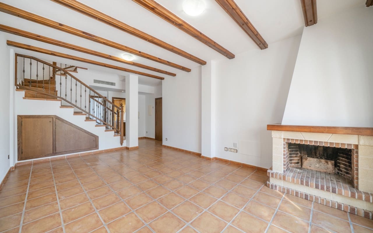 3 bedroom Townhouse for sale in Algorfa with pool - € 230,000 (Ref: 9383782)