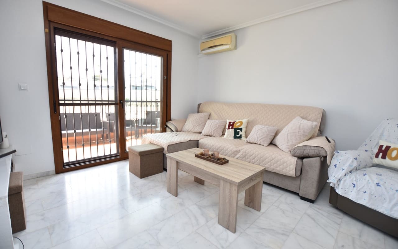 Casa de 3 habitaciones en Algorfa en venta con piscina - 195.000 € (Ref: 9383784)