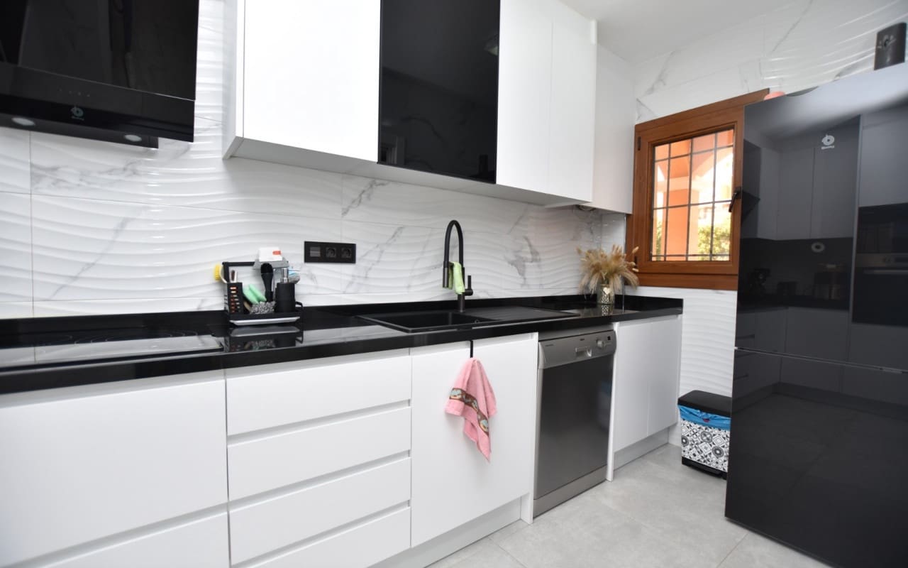 Casa de 3 habitaciones en Algorfa en venta con piscina - 195.000 € (Ref: 9383784)