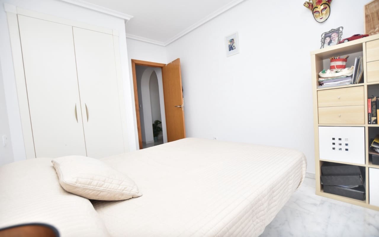 Casa de 3 habitaciones en Algorfa en venta con piscina - 195.000 € (Ref: 9383784)