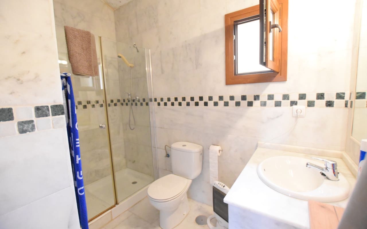 Casa de 3 habitaciones en Algorfa en venta con piscina - 195.000 € (Ref: 9383784)