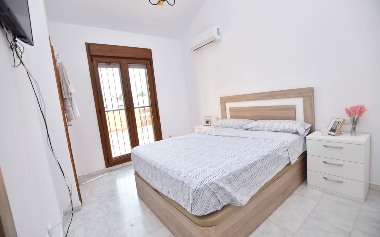 Casa de 3 habitaciones en Algorfa en venta con piscina - 195.000 € (Ref: 9383784)