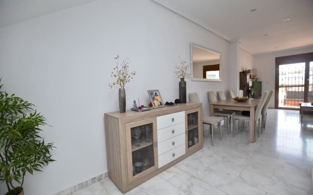 Casa de 3 habitaciones en Algorfa en venta con piscina - 195.000 € (Ref: 9383784)