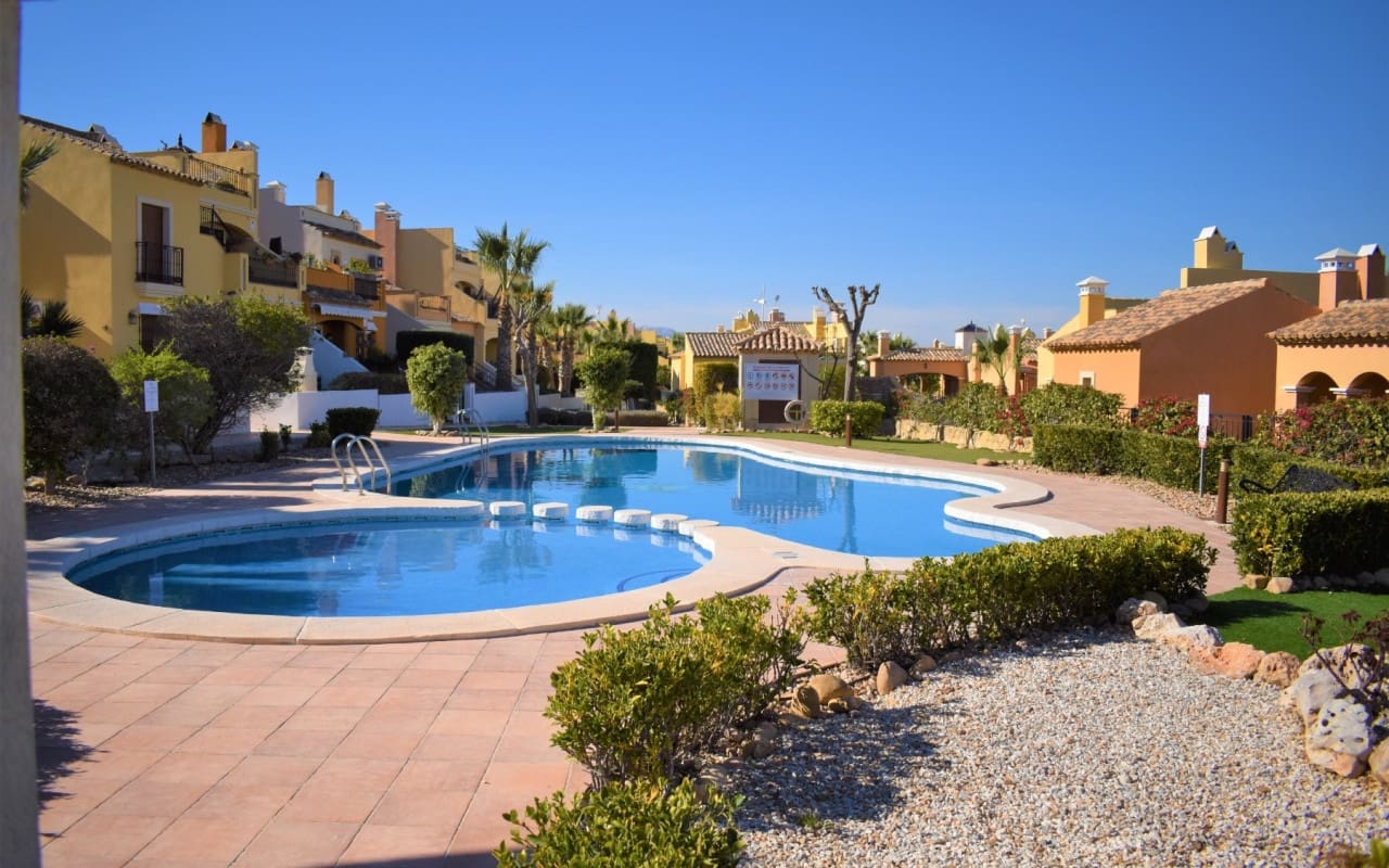 Casa de 3 habitaciones en Algorfa en venta con piscina - 195.000 € (Ref: 9383784)