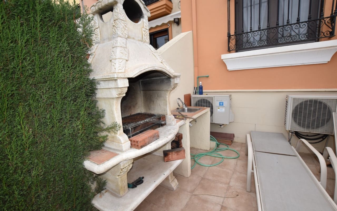 Casa de 3 habitaciones en Algorfa en venta con piscina - 195.000 € (Ref: 9383784)