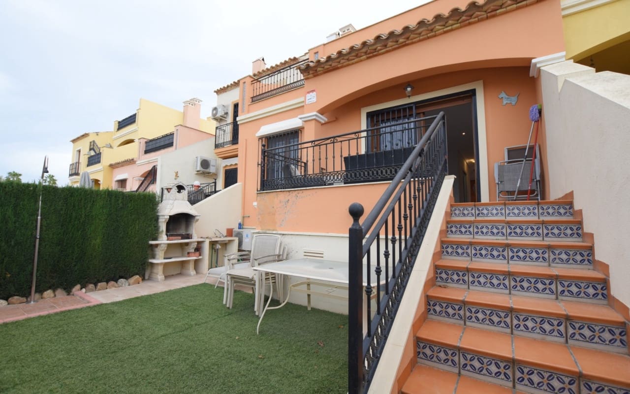 Casa de 3 habitaciones en Algorfa en venta con piscina - 195.000 € (Ref: 9383784)