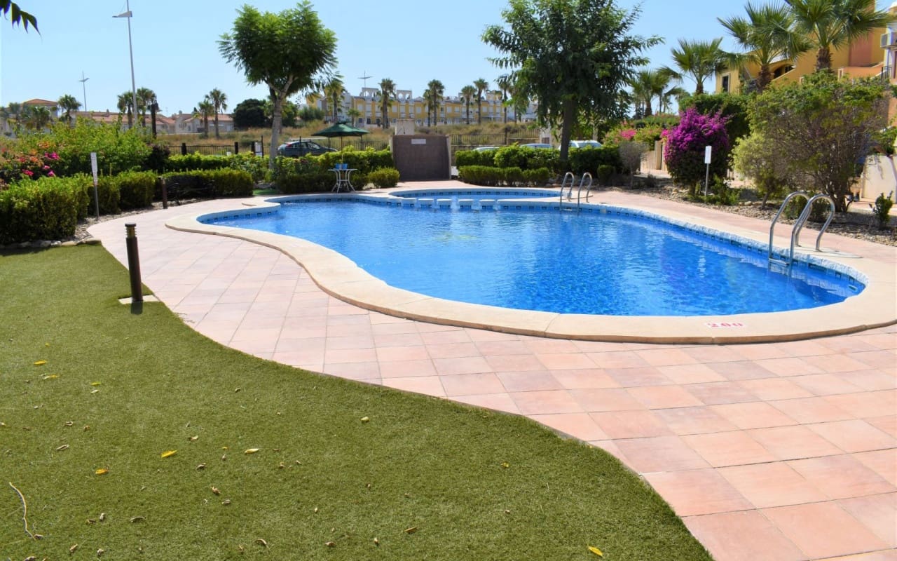 Casa de 3 habitaciones en Algorfa en venta con piscina - 195.000 € (Ref: 9383784)