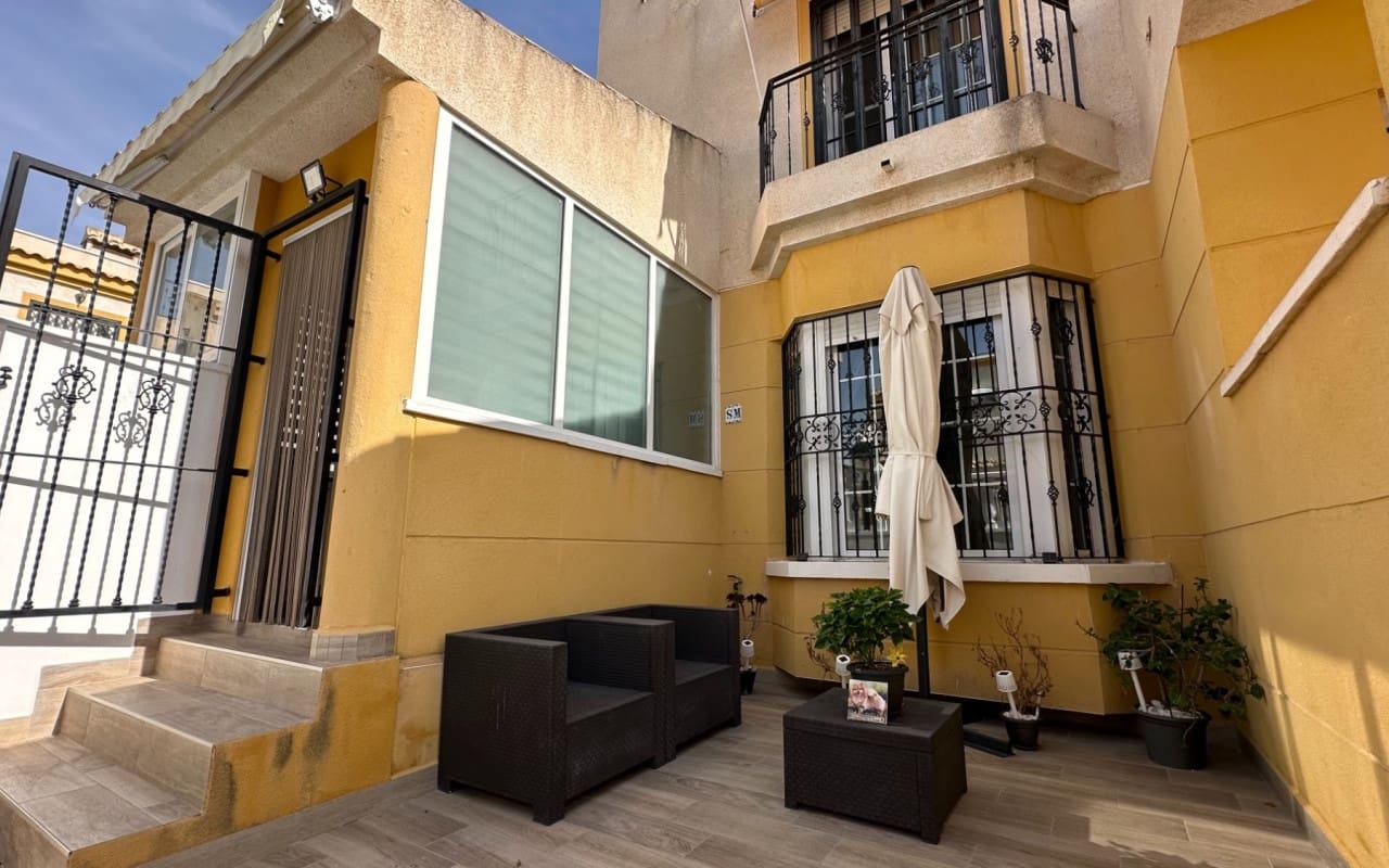 3 bedroom Townhouse for sale in El Raso with pool - € 214,900 (Ref: 9383787)