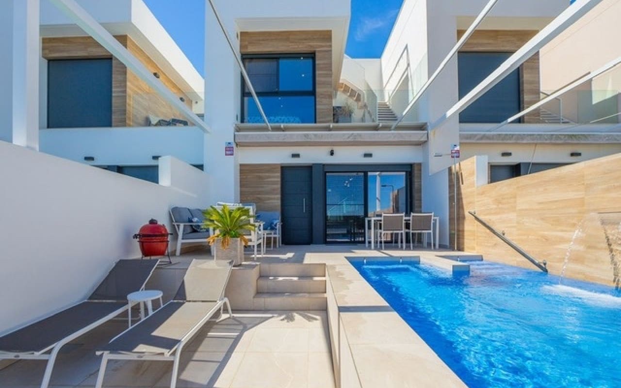 3 slaapkamer Huis te koop in Ciudad Quesada met zwembad - € 389.000 (Ref: 9383789)