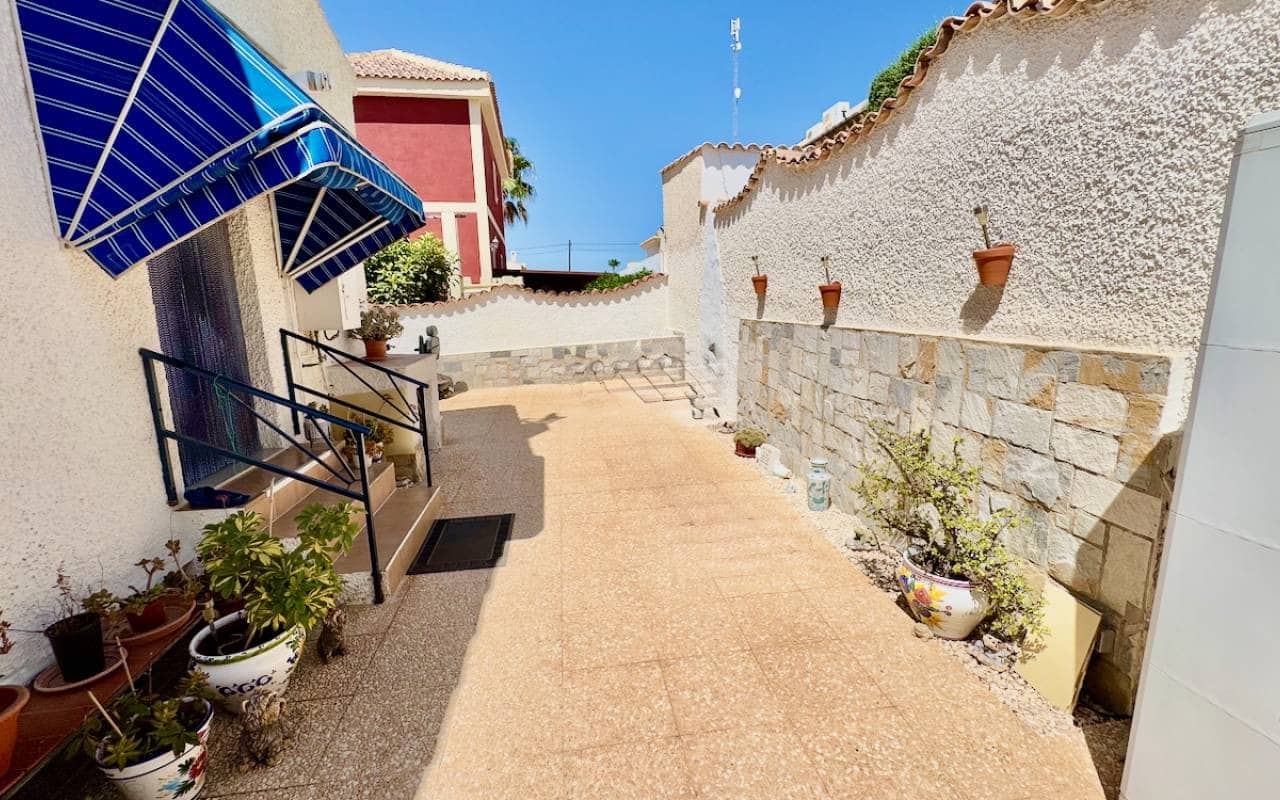 3 quarto Moradia para venda em Ciudad Quesada com piscina - 375 000 € (Ref: 9383790)