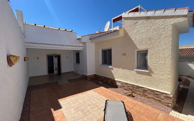2 bedroom Villa for sale in La Marquesa, Rojales with pool - € 215,000 (Ref: 9383794)