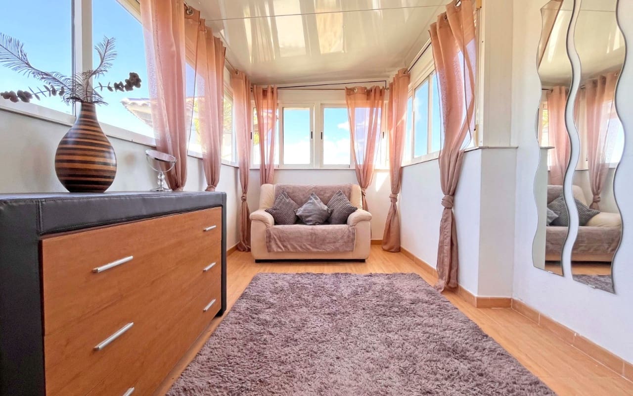 4 slaapkamer Villa te koop in La Zenia met zwembad - € 399.990 (Ref: 9383798)